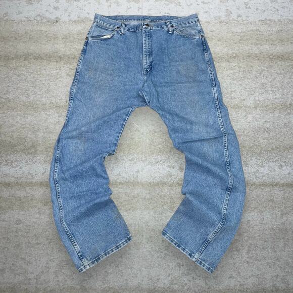 Vintage Wrangler Work Jeans Light Wash Denim Leather Logo Relaxed Fit Y2K - Picture 2 of 4